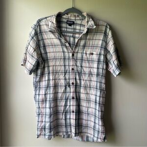 Patagonia Men’s Organic Cotton Short Sleeve Button Up
Summer Casual Wear Size M